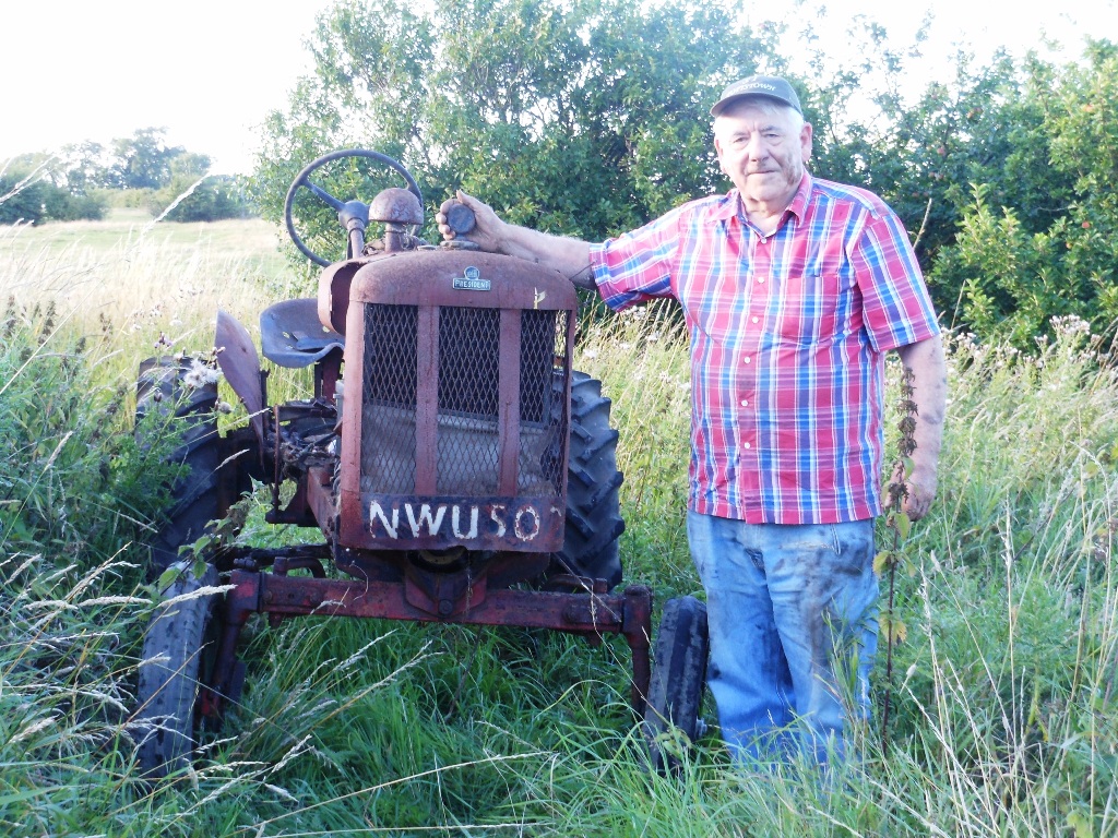 20145716831_tractor 2.jpg